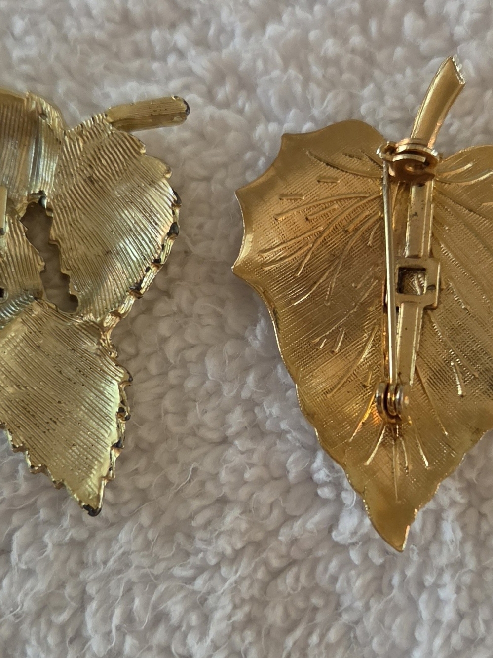 Vintage Gold Tone Brooch Pin Lot 10pc Teddy Bear(Avon) & Calla Lily Bouquet&more - Picture 9 of 14